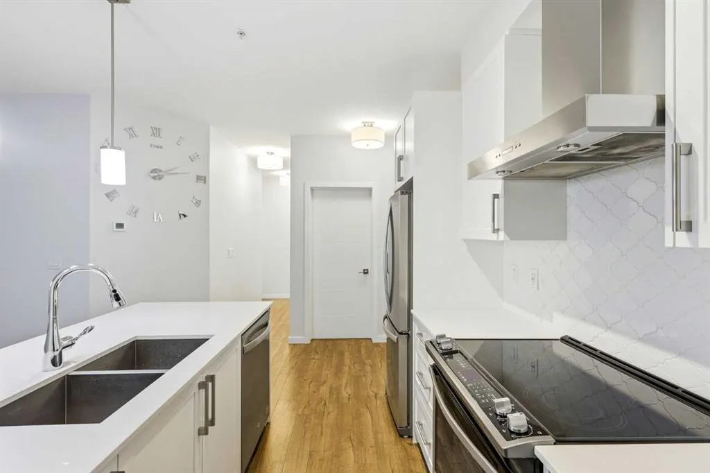 122 Mahogany Centre SE #212