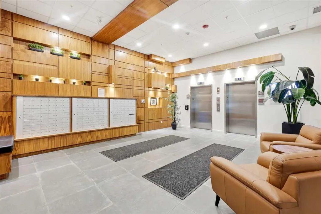 122 Mahogany Centre SE #212