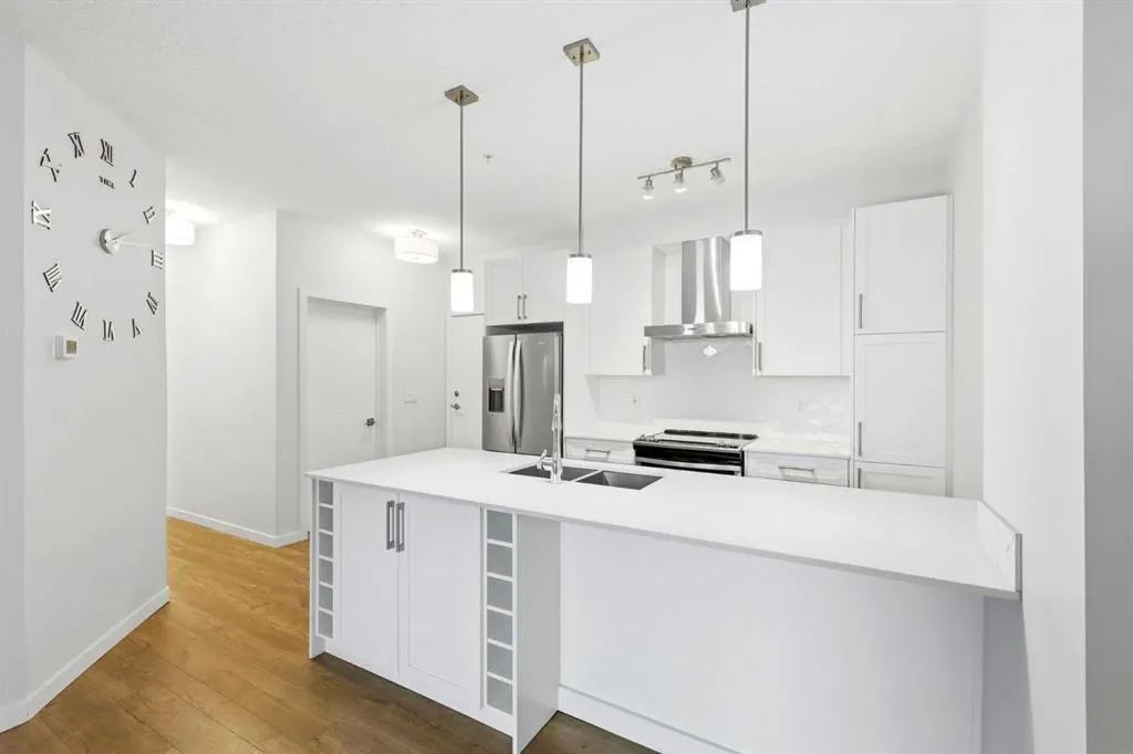 122 Mahogany Centre SE #212