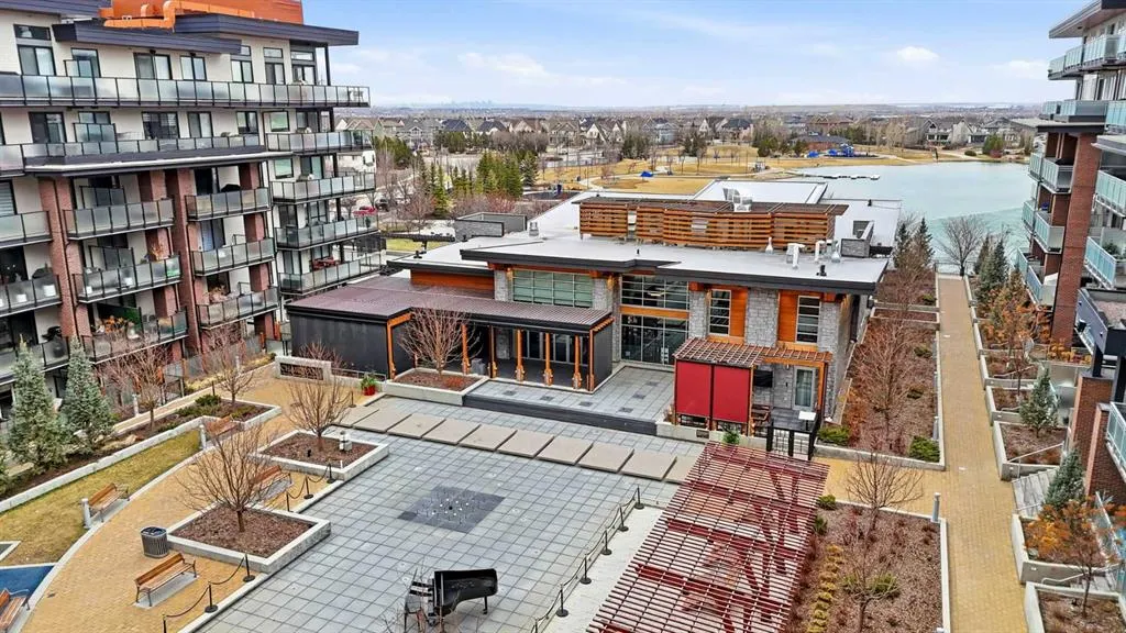 122 Mahogany Centre SE #212