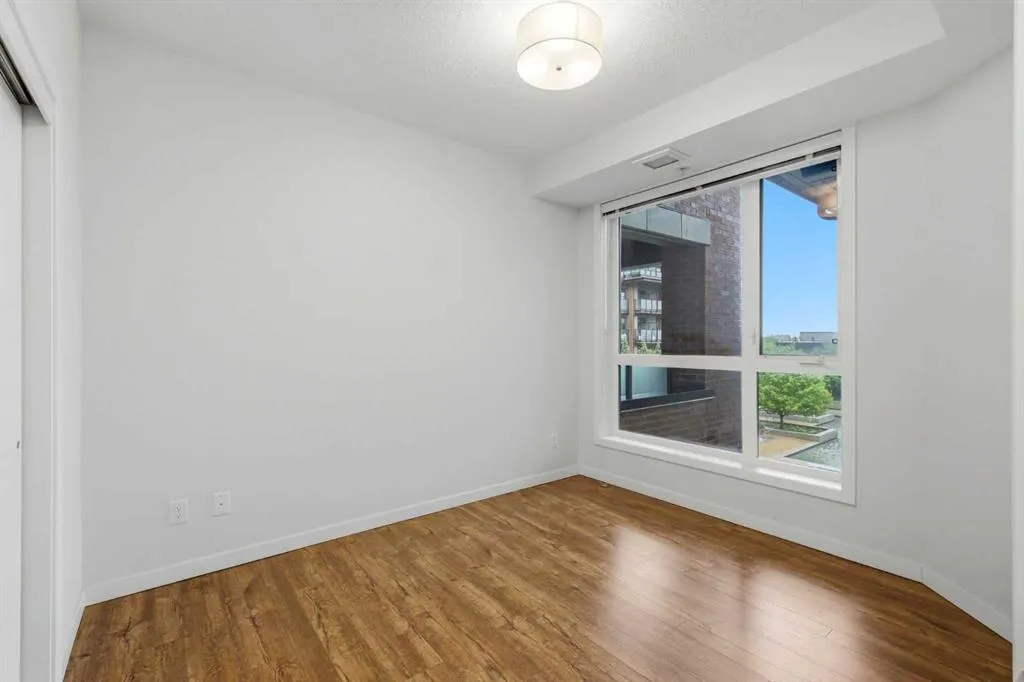 122 Mahogany Centre SE #212