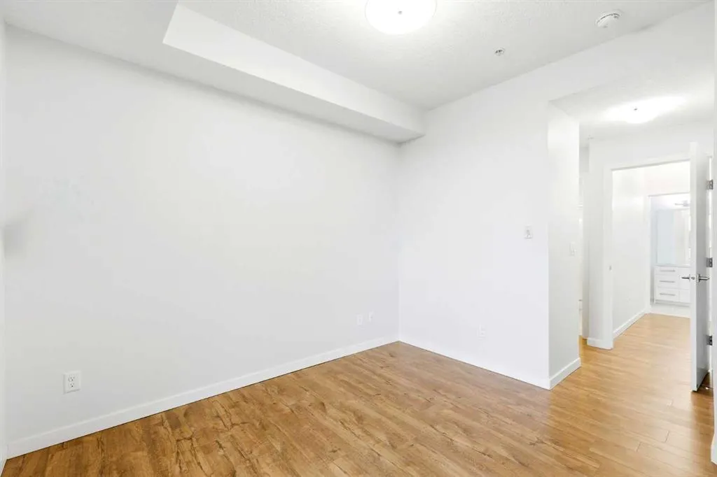 122 Mahogany Centre SE #212