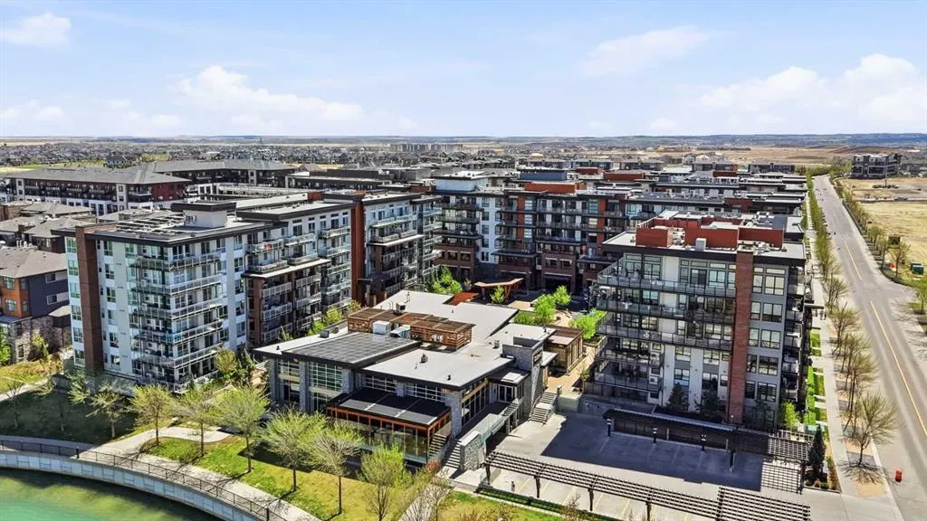 122 Mahogany Centre SE #212