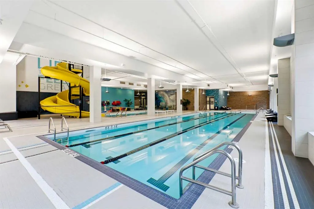 122 Mahogany Centre SE #212