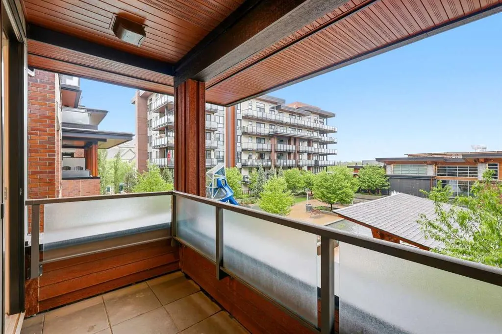 122 Mahogany Centre SE #212