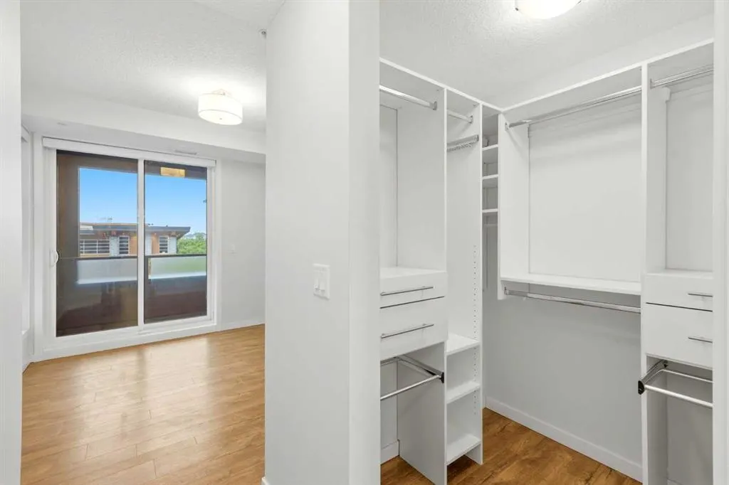 122 Mahogany Centre SE #212