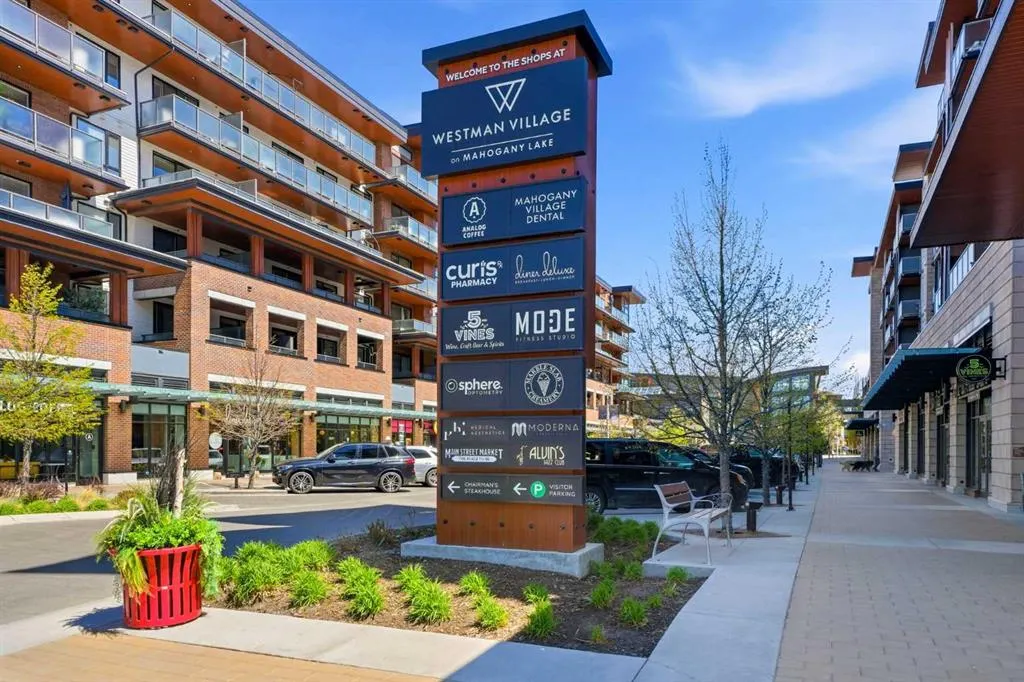 122 Mahogany Centre SE #212