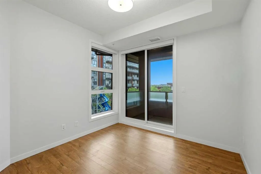 122 Mahogany Centre SE #212