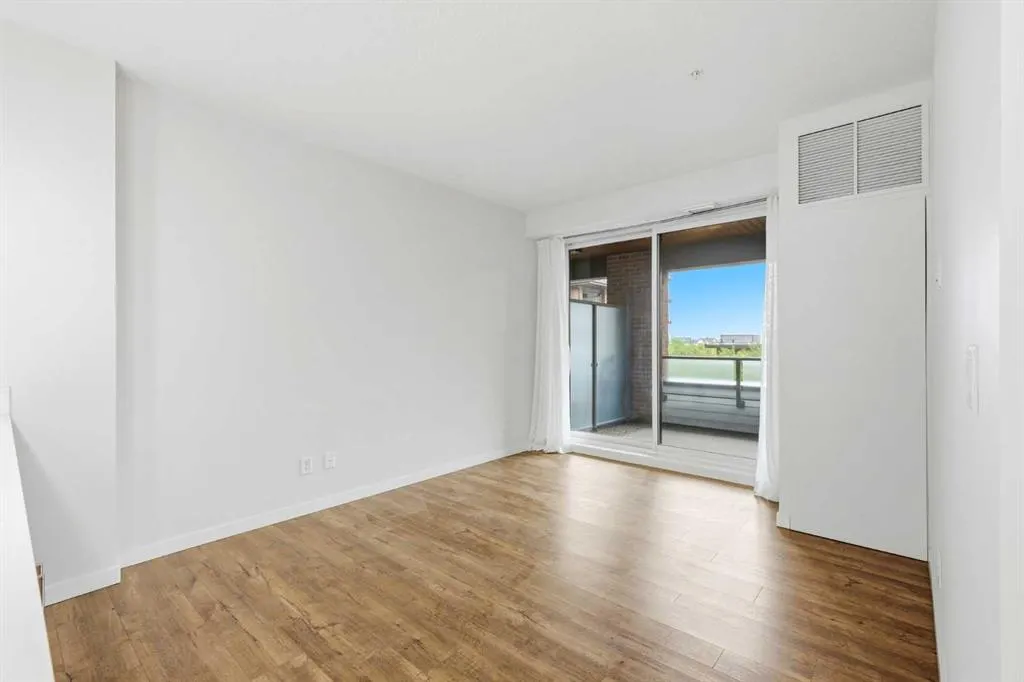 122 Mahogany Centre SE #212