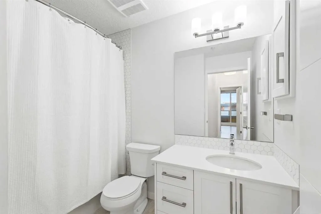 122 Mahogany Centre SE #212