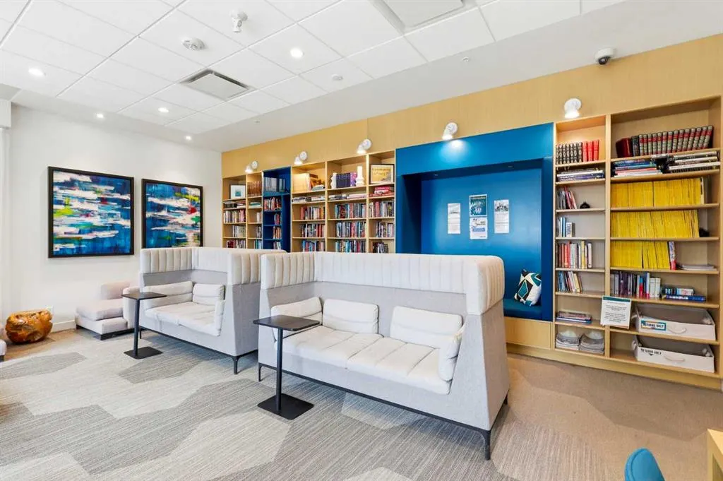 122 Mahogany Centre SE #212