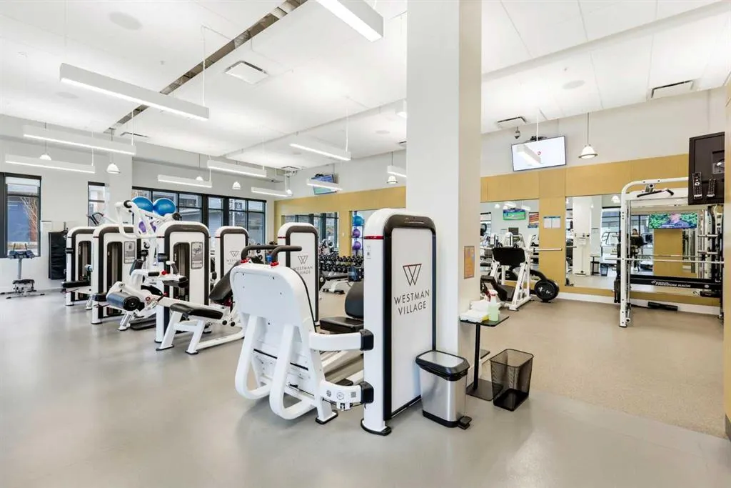 122 Mahogany Centre SE #212