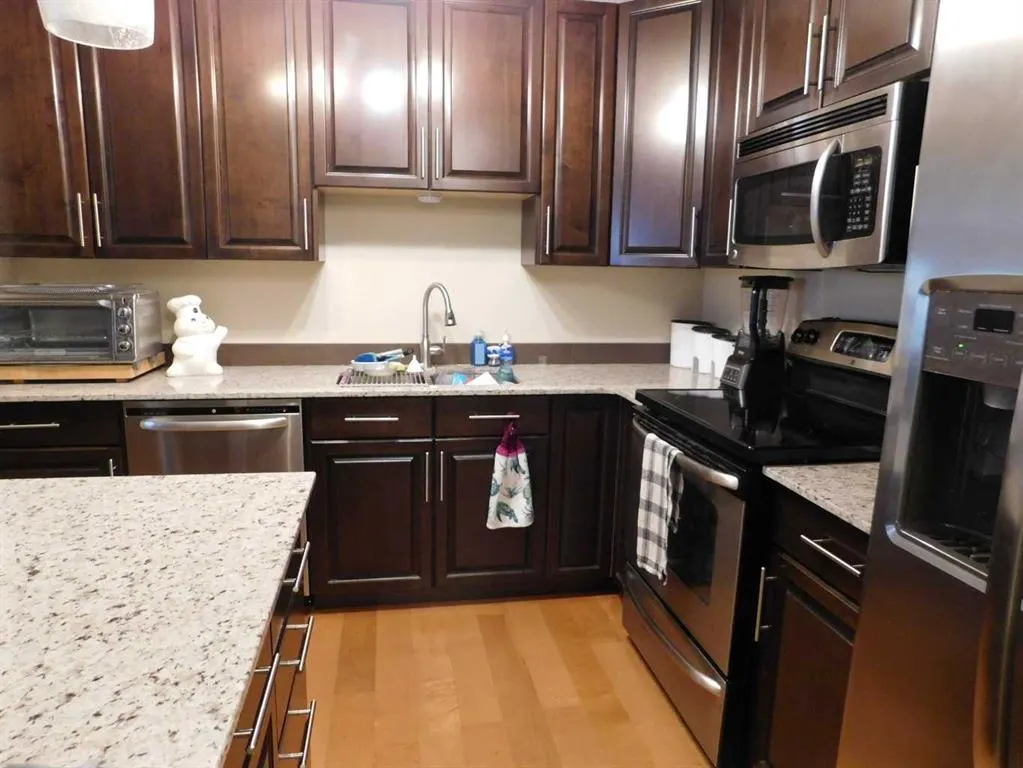5901 71 Avenue #203