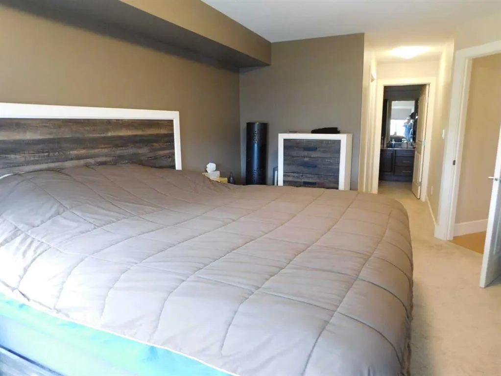 5901 71 Avenue #203