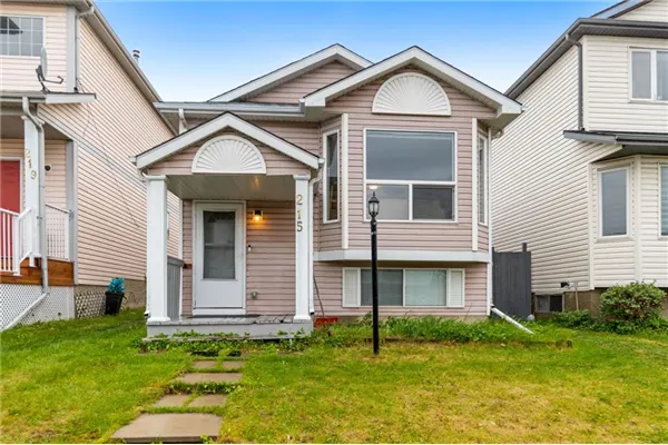 215 Carmel Close NE
