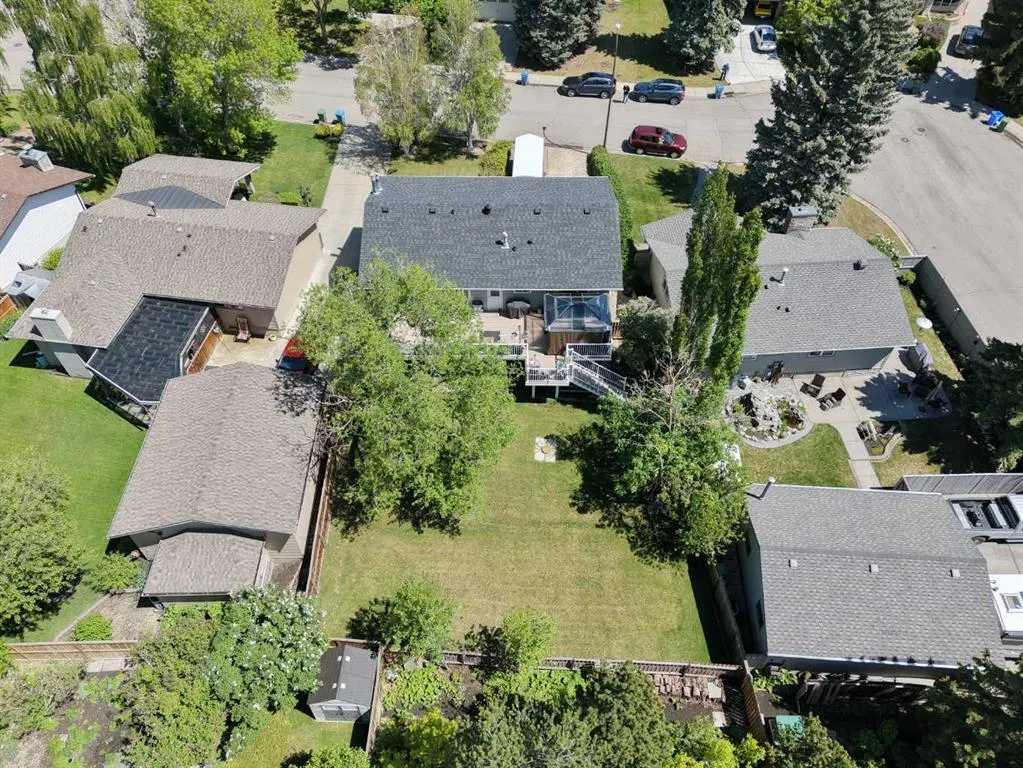 216 Cannington Place SW