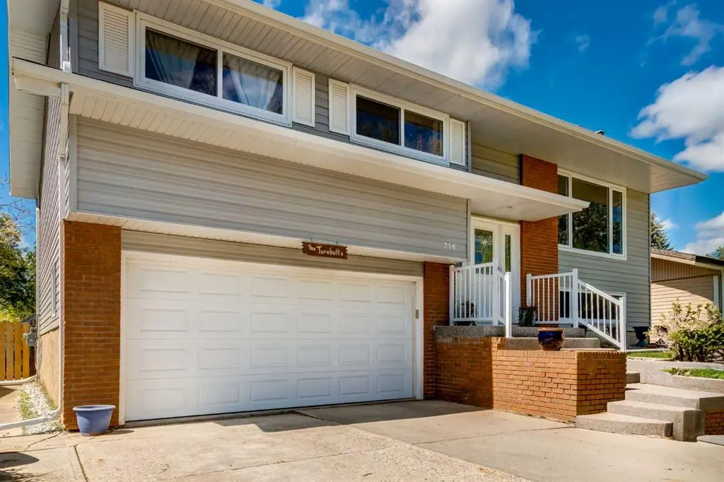 216 Cannington Place SW