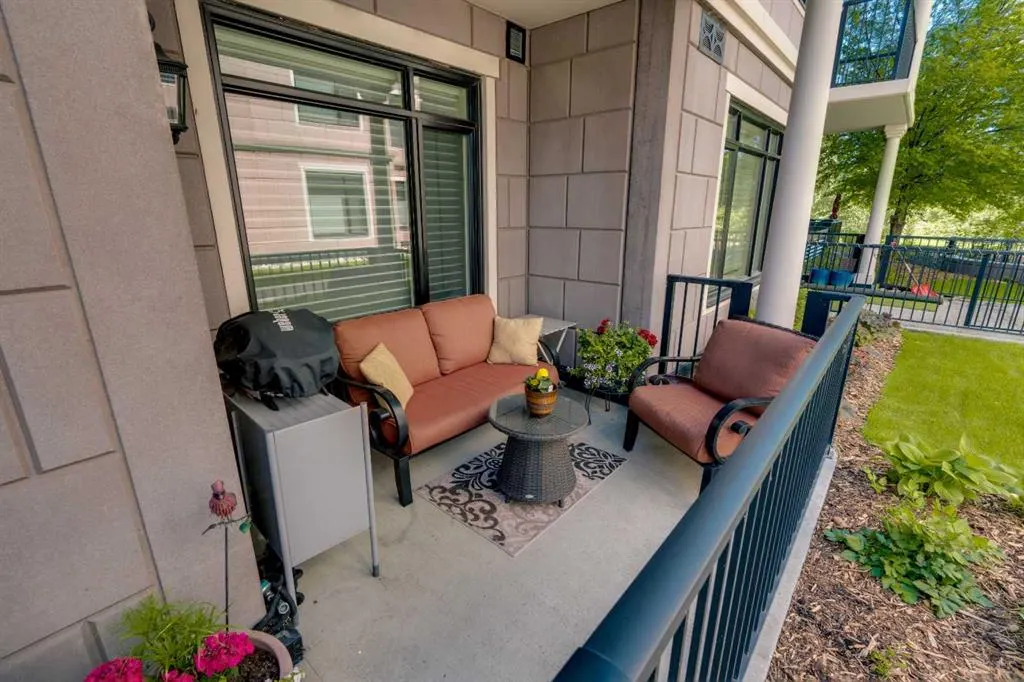 221 Quarry Way SE #104