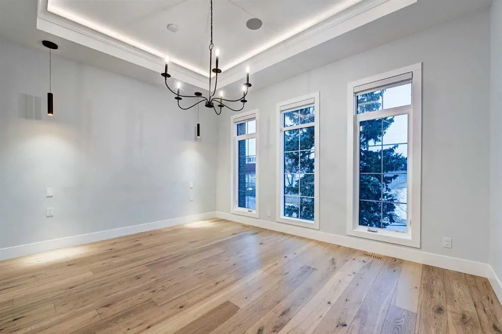 1904 13 Street SW