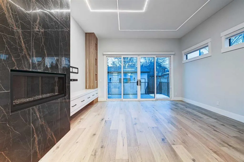 1904 13 Street SW