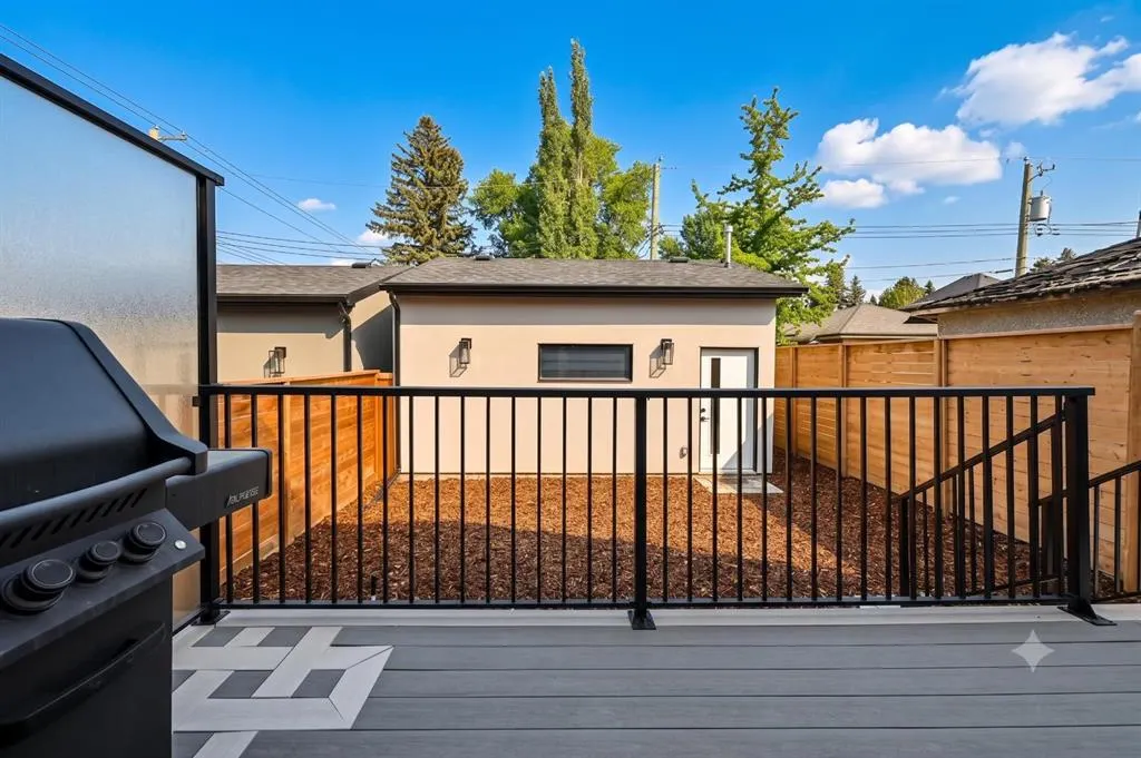 1904 13 Street SW