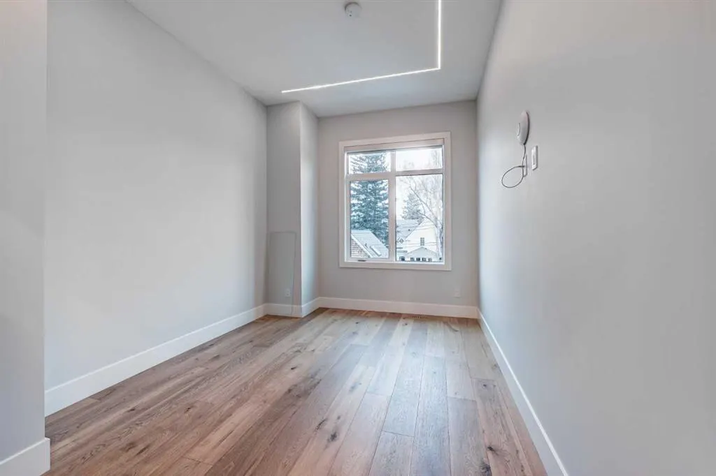 1904 13 Street SW