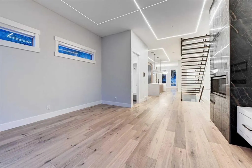 1904 13 Street SW