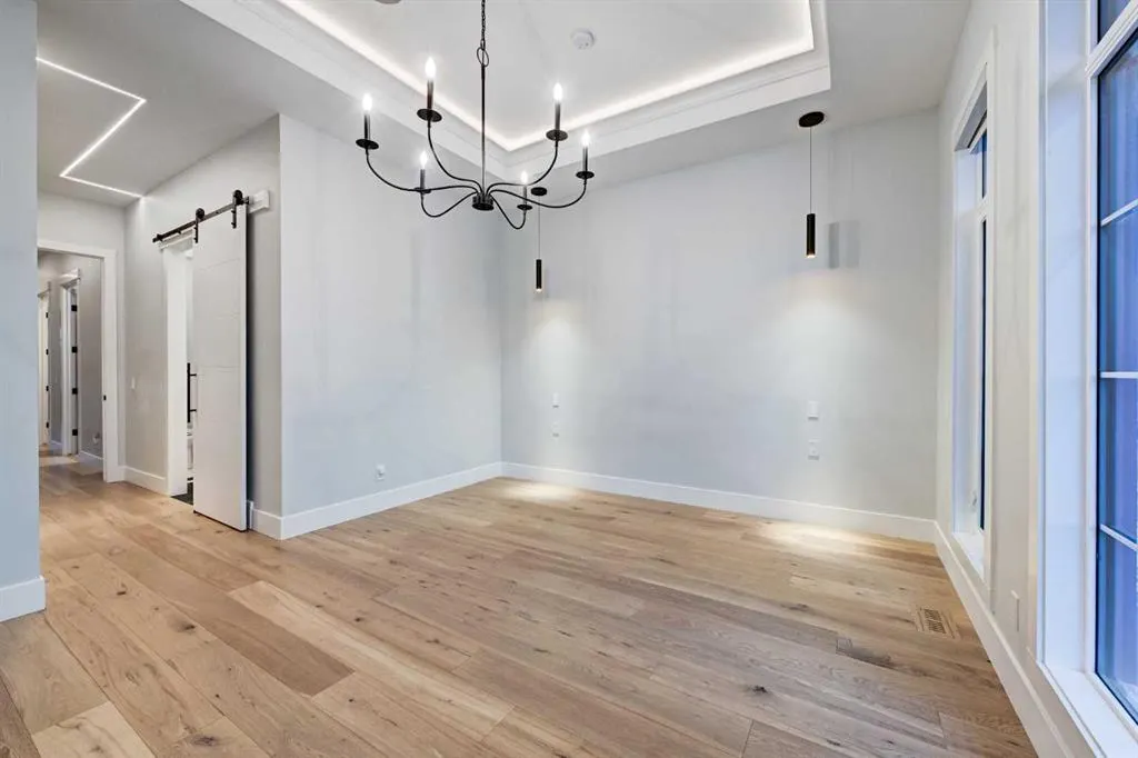 1904 13 Street SW