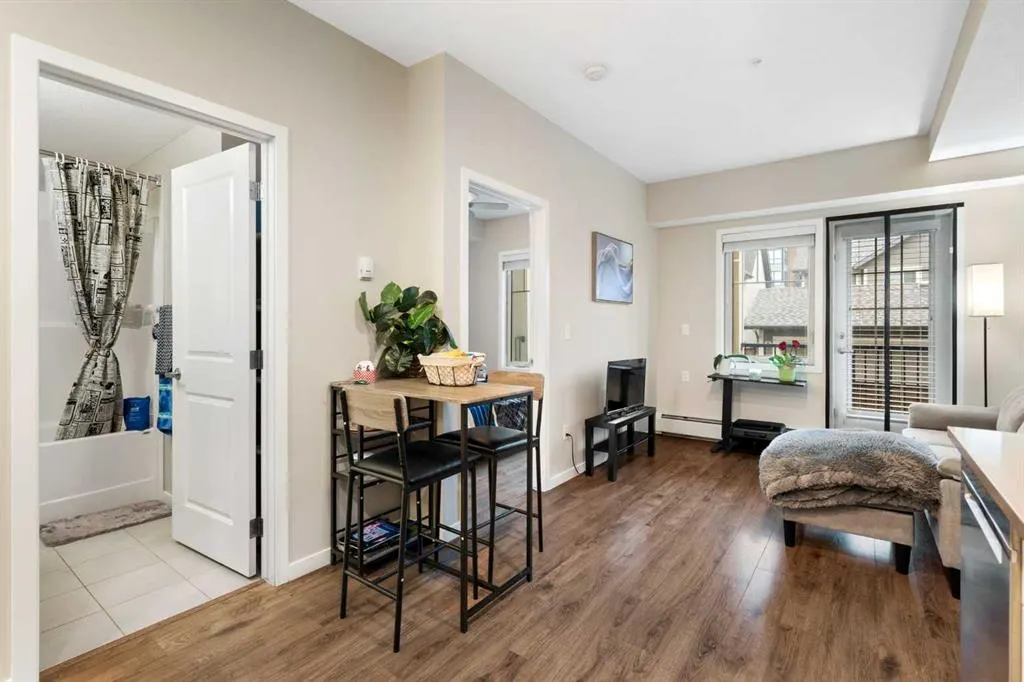 30 Mahogany Mews SE #112