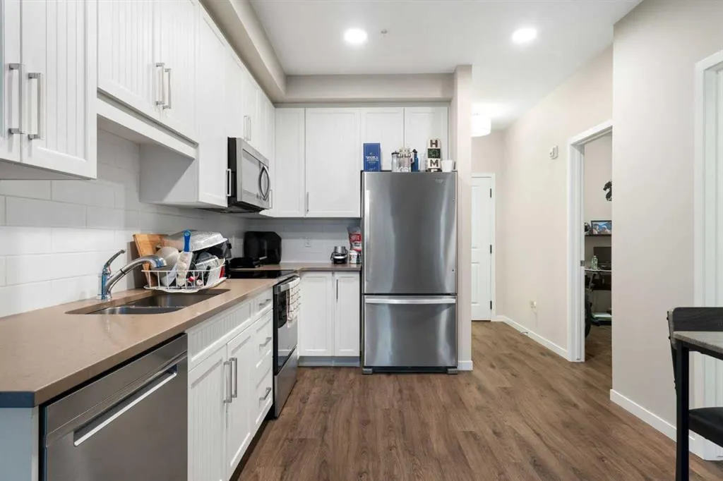 30 Mahogany Mews SE #112