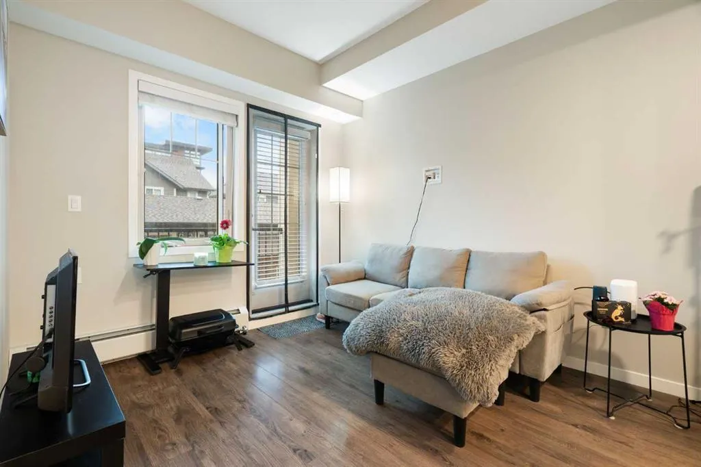 30 Mahogany Mews SE #112