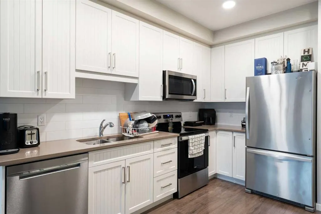 30 Mahogany Mews SE #112