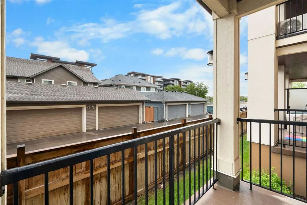 30 Mahogany Mews SE #112