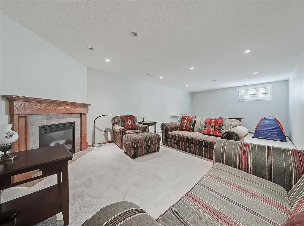 104 Riverside Place NW