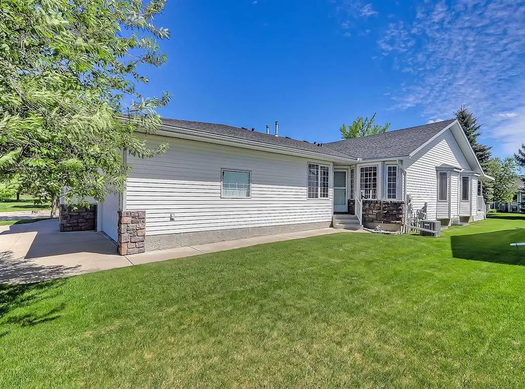 104 Riverside Place NW