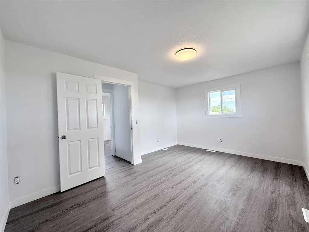 263080 Township Road 270A