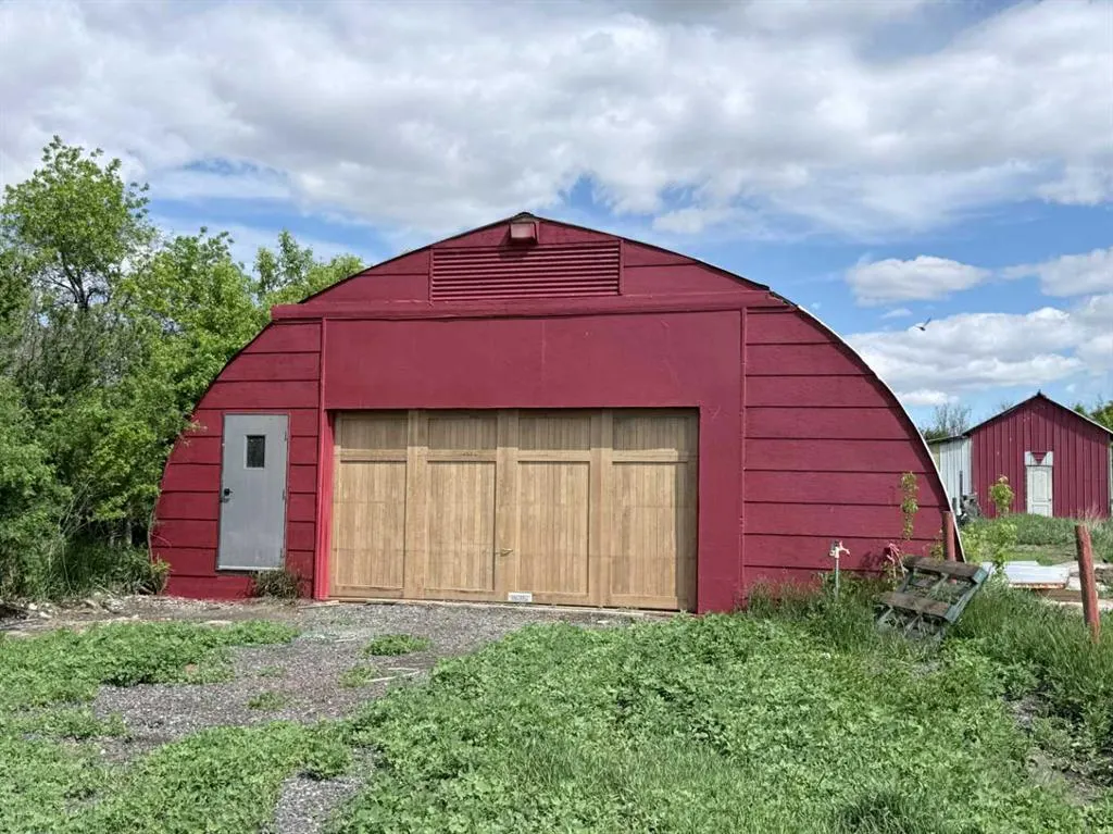 263080 Township Road 270A