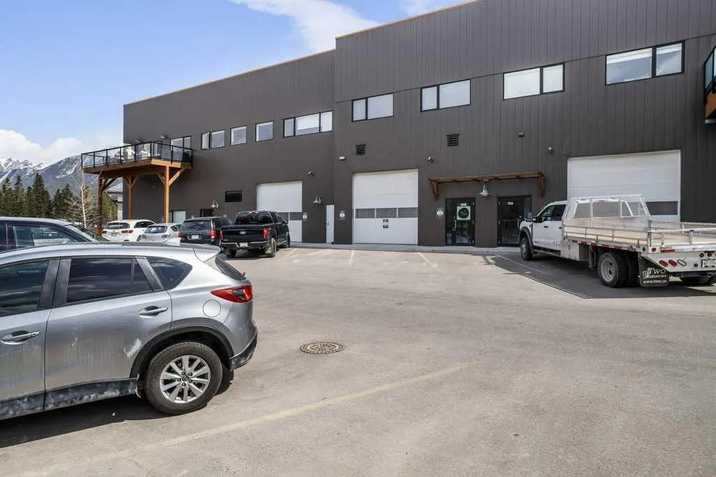 306 Bow Valley Trail #109B