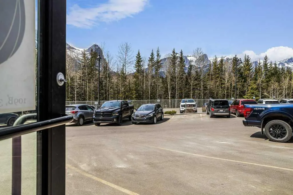 306 Bow Valley Trail #109B