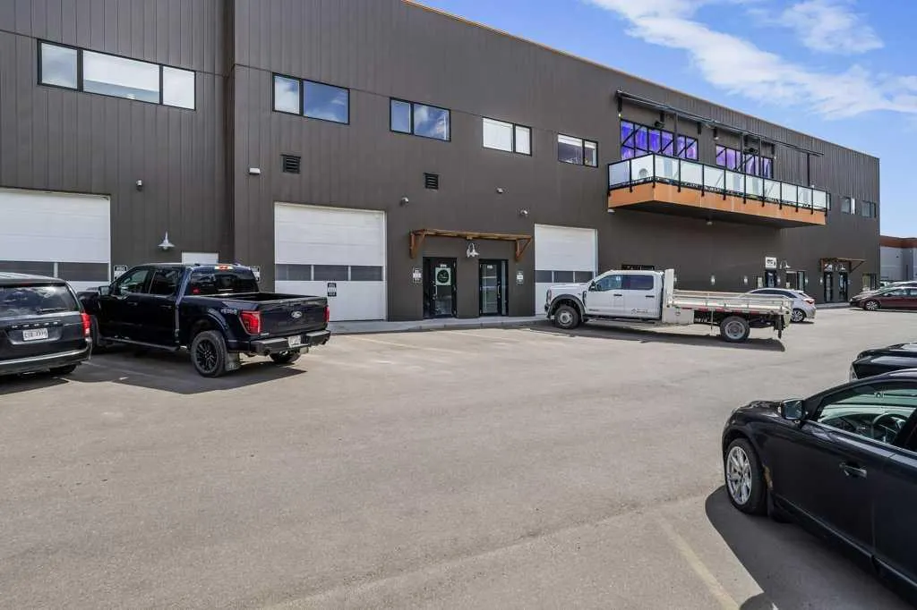 306 Bow Valley Trail #109B
