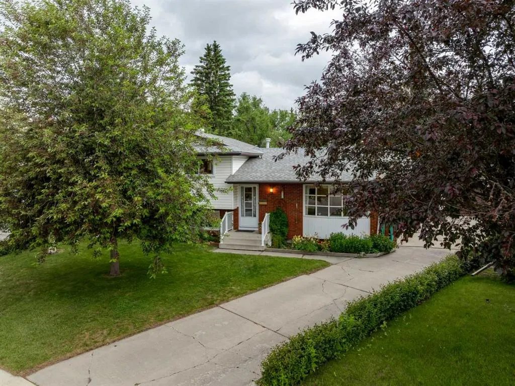 5036 Vallance Crescent NW
