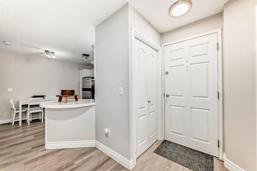 10 Sierra Morena Mews SW #114