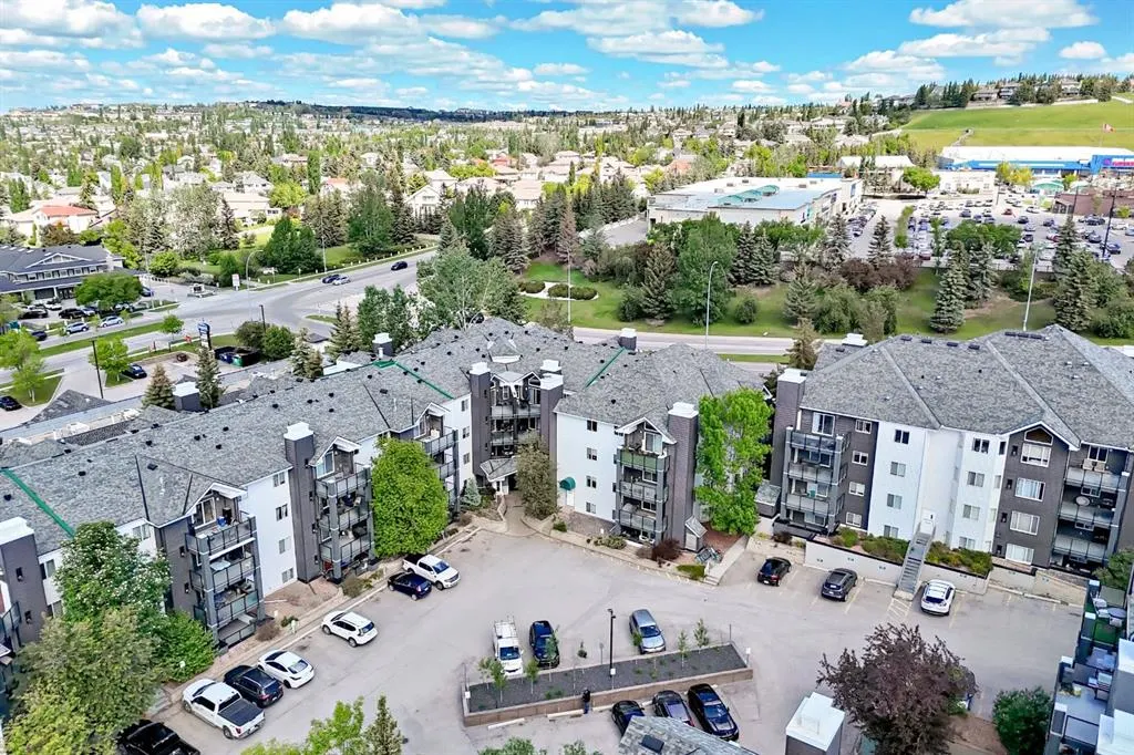 10 Sierra Morena Mews SW #114