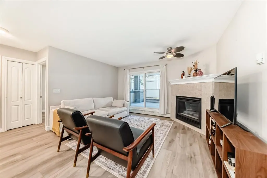 10 Sierra Morena Mews SW #114