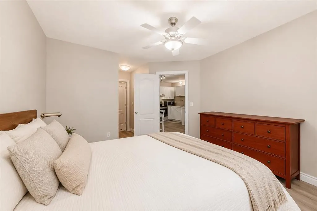 10 Sierra Morena Mews SW #114