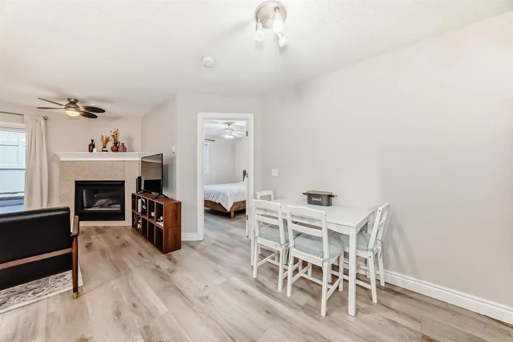 10 Sierra Morena Mews SW #114