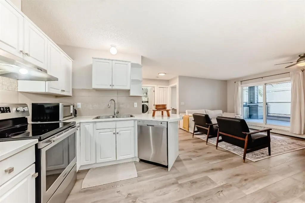 10 Sierra Morena Mews SW #114