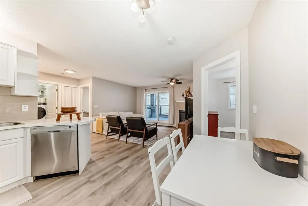 10 Sierra Morena Mews SW #114