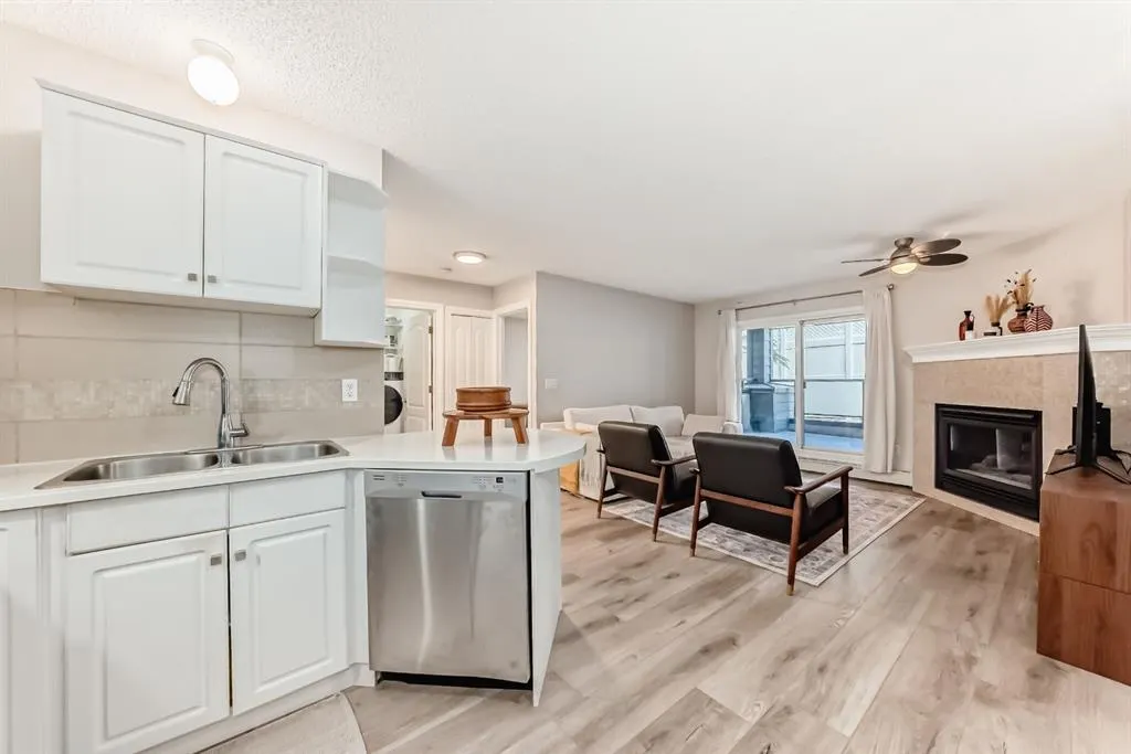 10 Sierra Morena Mews SW #114