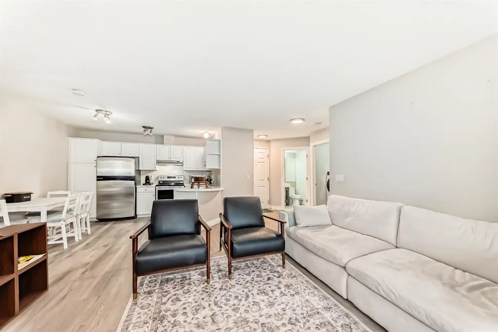 10 Sierra Morena Mews SW #114